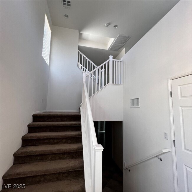 Building Photo - 1192 Via Dimartini