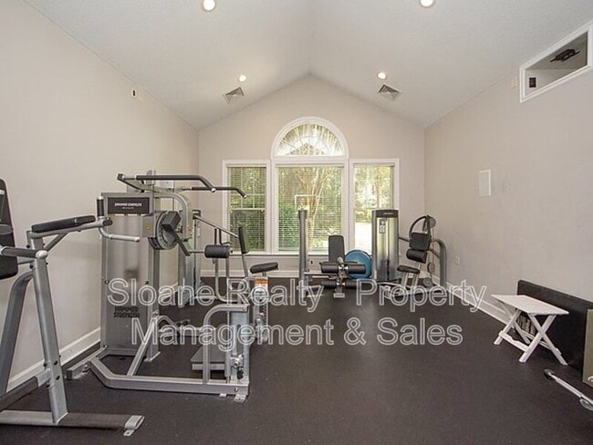 Building Photo - 45 Sycamore Ave