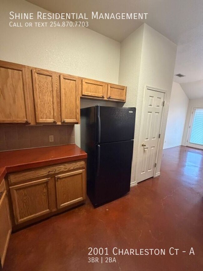 Building Photo - 2001 Charleston Ct