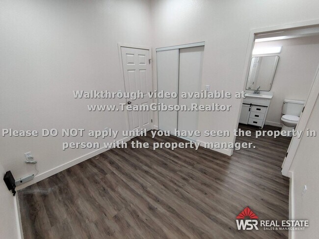 Building Photo - 1960 Summertree Dr