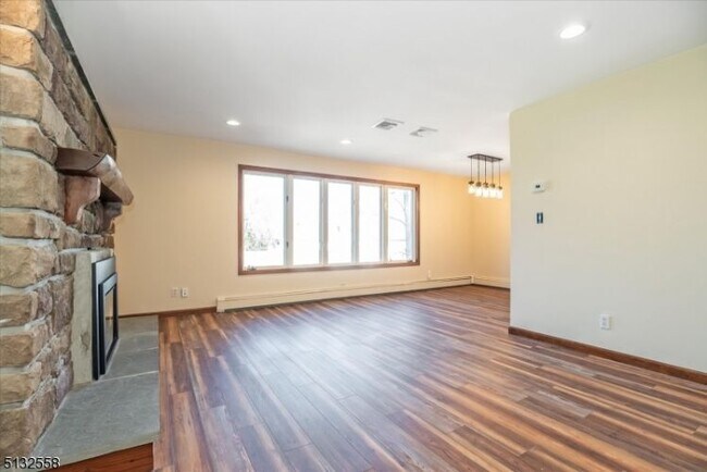 Building Photo - 9 Log Cabin Terrace