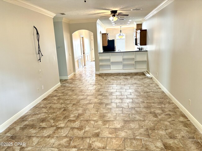 Building Photo - 116 Gardenia St