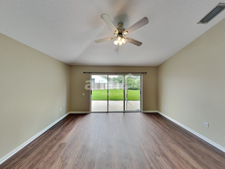 Building Photo - 30839 St Vincent Ct