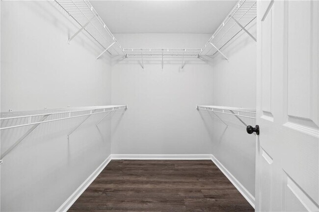 Building Photo - 425 Hearthstone Way