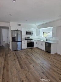 Building Photo - 6130 Hazeltine Ave