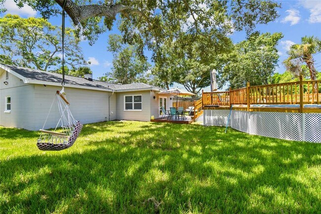 Building Photo - 2221 Calexico Way S