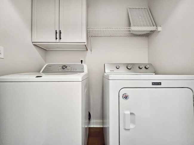 Building Photo - Updated 3-Bedroom Home with Deck Near Renton Landing