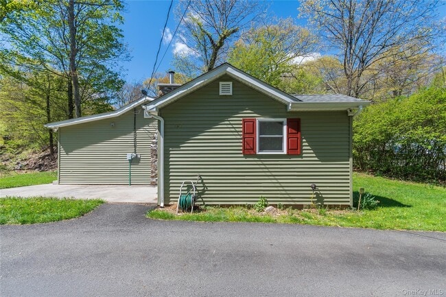 Building Photo - 797 Forest Glen Rd