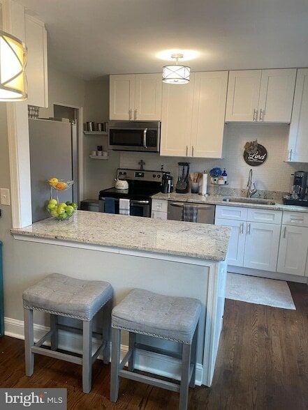 Building Photo - 703 Chetworth Pl