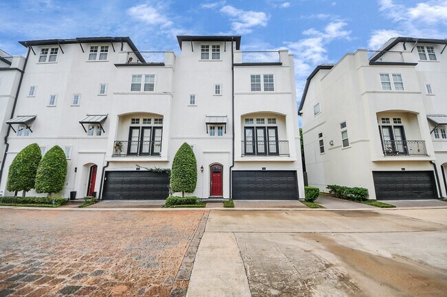 Building Photo - 8926 Lakeshore Bend Dr
