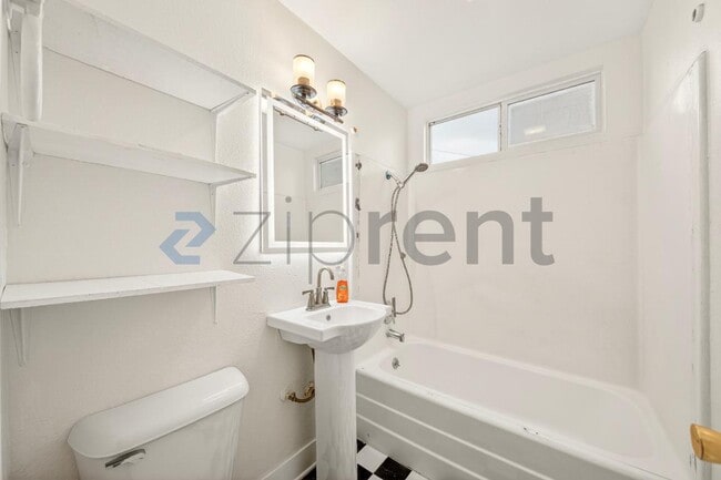 Building Photo - 12077 Sand Ave