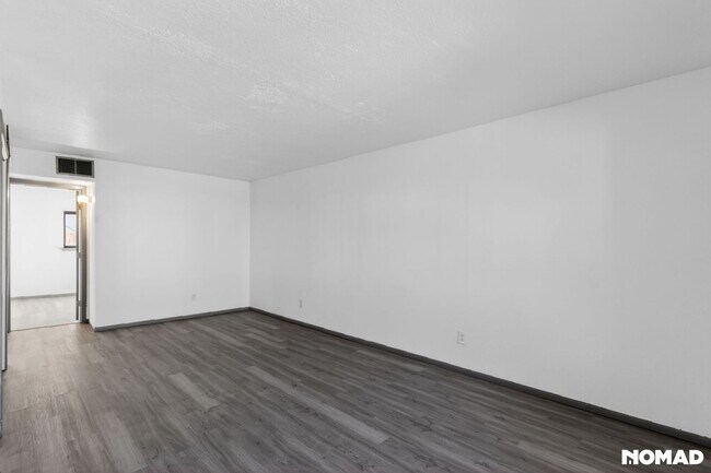 Building Photo - Charming 2BR 4plex in Albuquerque