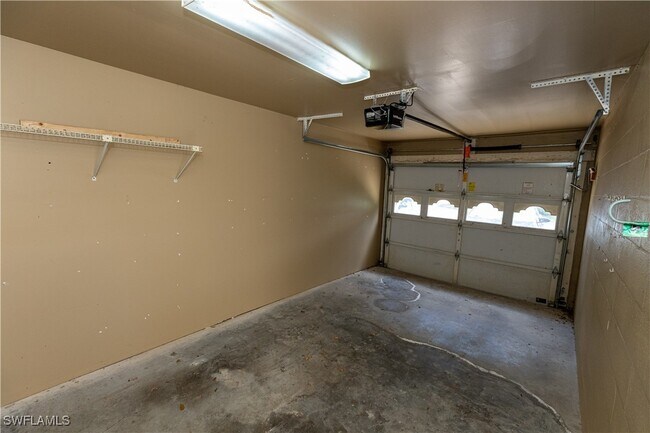 Building Photo - 12040 Summergate Cir