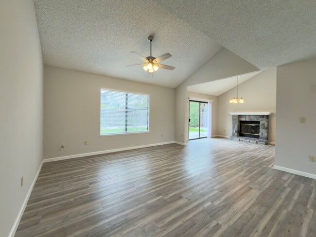 Building Photo - 204 Ashby Pl