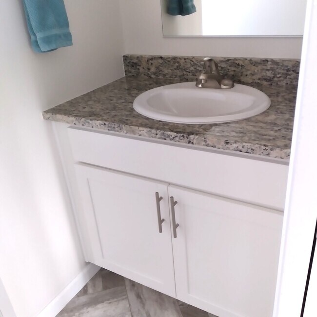 Building Photo - 268 Oak Harbor Camp