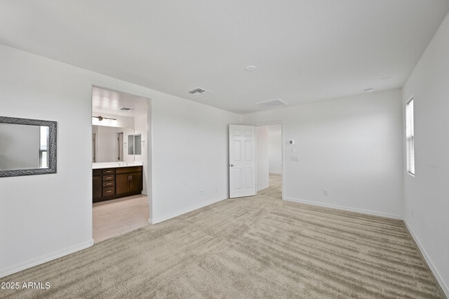 Building Photo - 4035 S 58th Ln