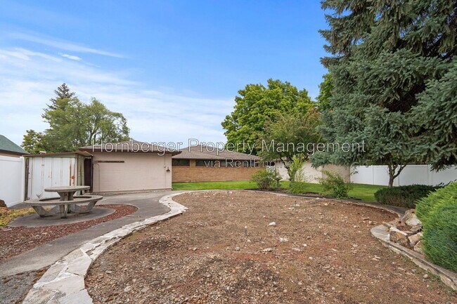 Building Photo - 10714 E Valleyway Ave