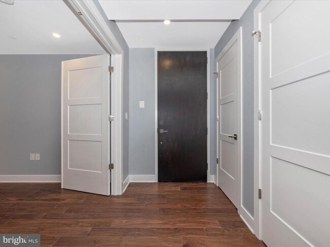 Building Photo - 210 E 2nd St