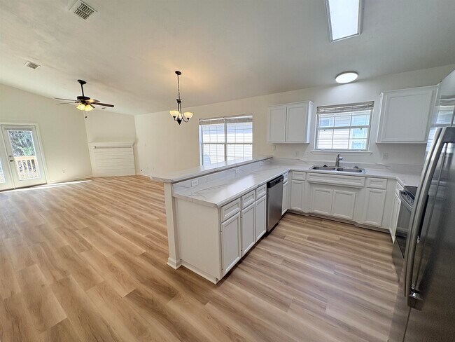 Building Photo - 4428 Siesta Ct