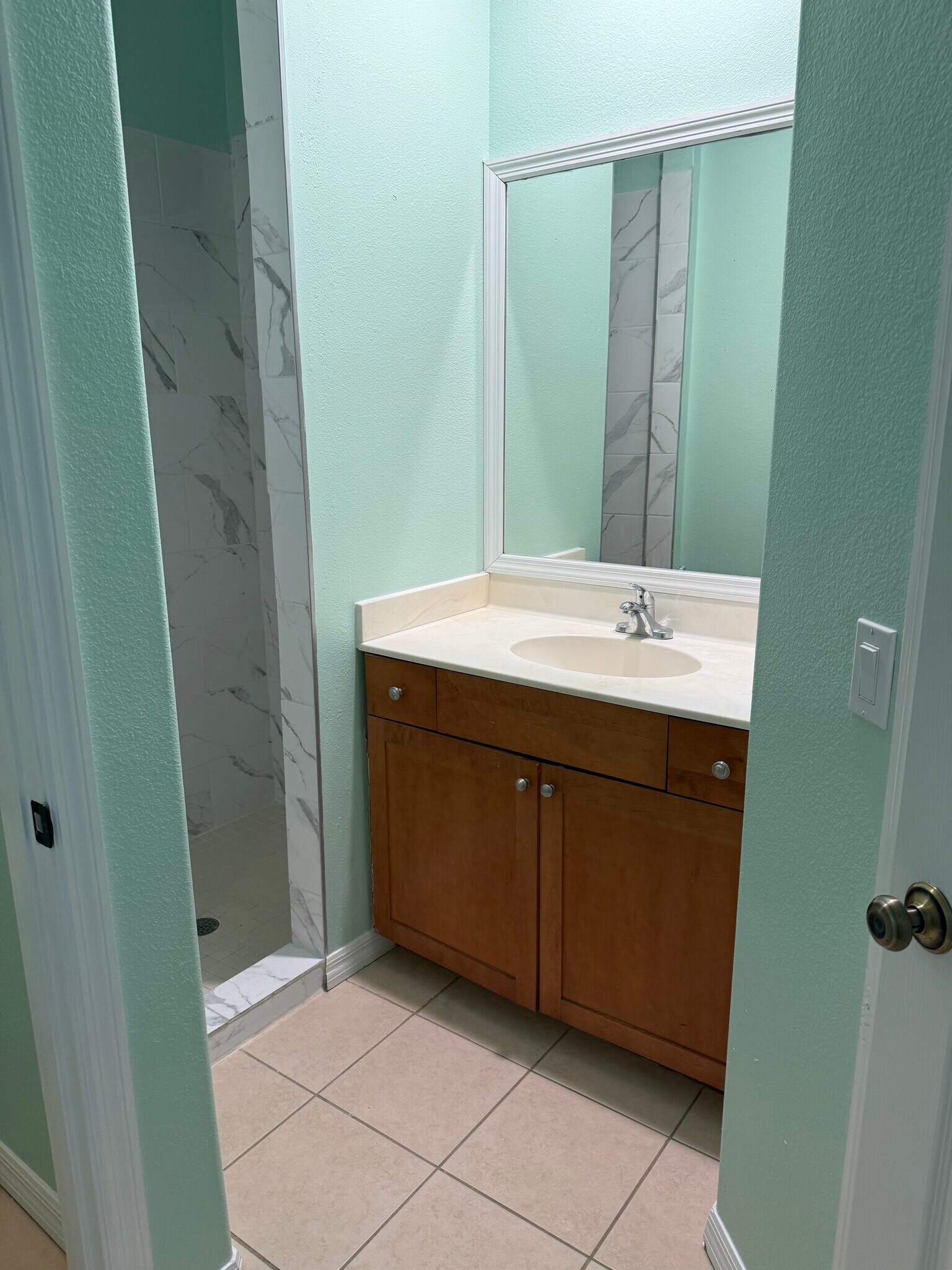 Building Photo - 2336 Alling Ter