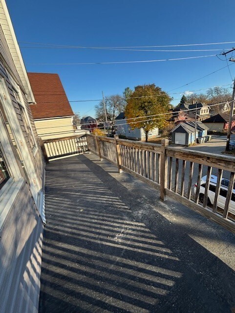 Building Photo - 1012 E Clarke St