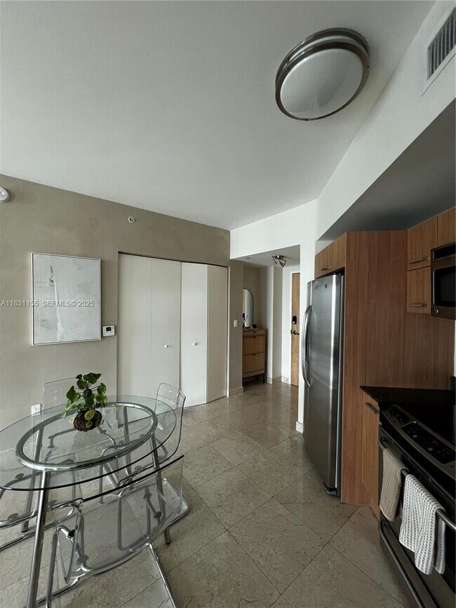 Building Photo - 350 S Miami Ave