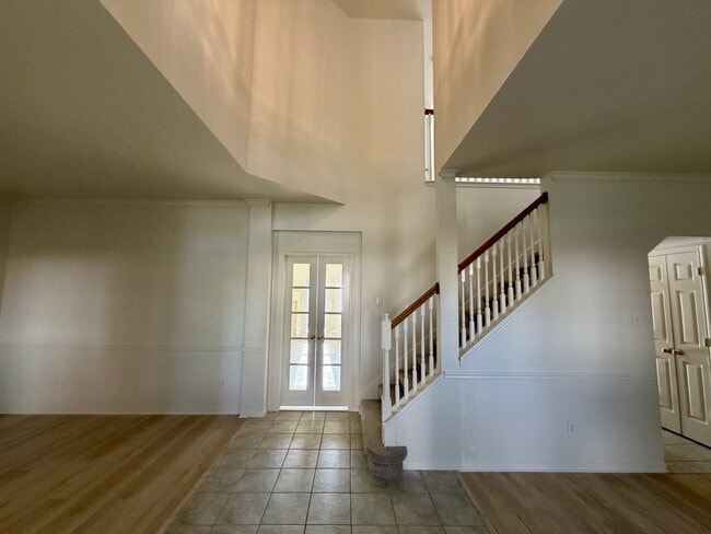 Building Photo - 2317 Orleans Ln