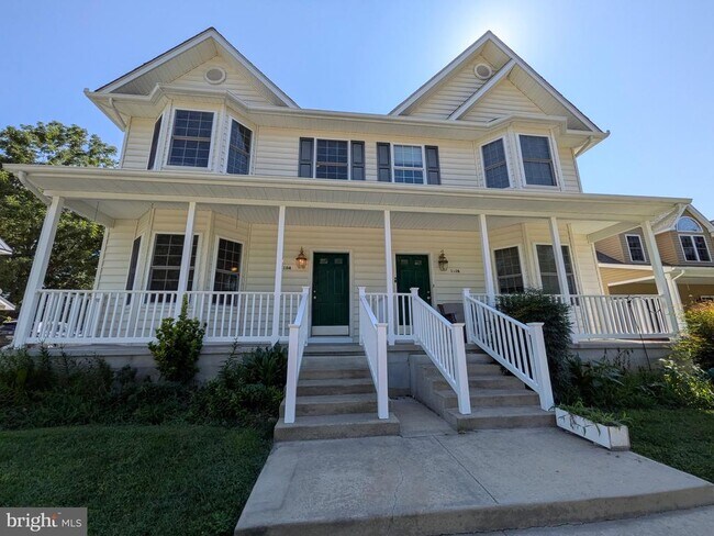 Building Photo - 310 Del Rhodes Ave