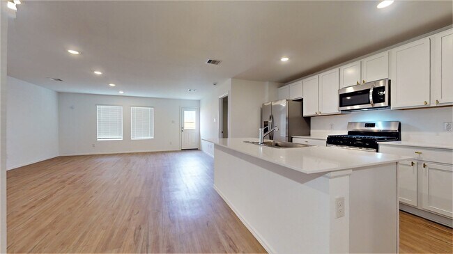 Building Photo - 27014 Breakaway Ln