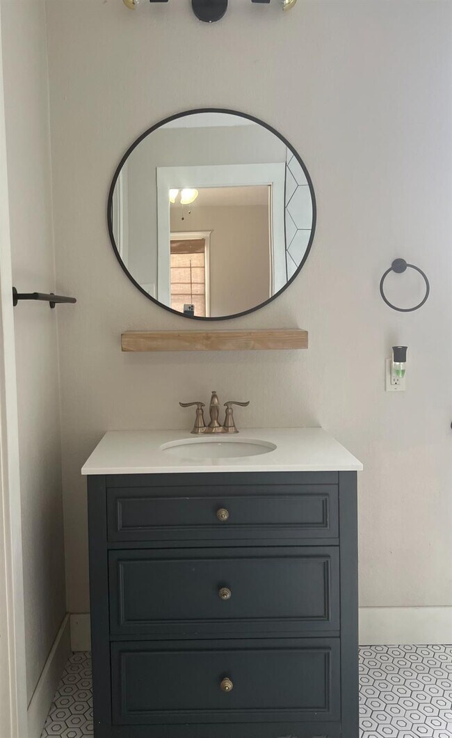 Building Photo - 2518 25th St