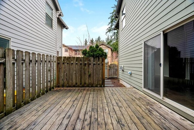 Building Photo - 14170 NE Flanders Ct