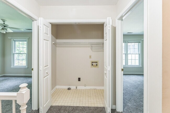 Building Photo - 6611 Barry Whitaker Pl