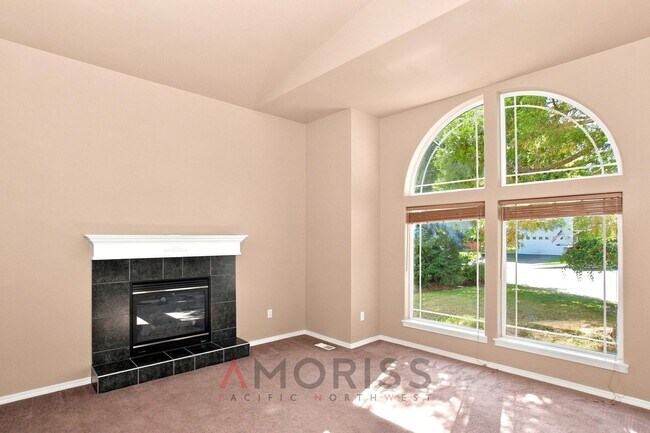 Building Photo - Spacious 4bd - 2.5ba Bonney Lake Home on Quiet Cul-de-Sac