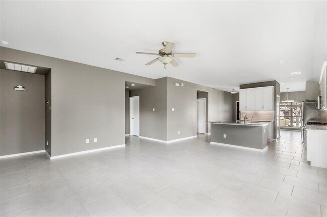 Building Photo - 18115 Van Berkel Ln