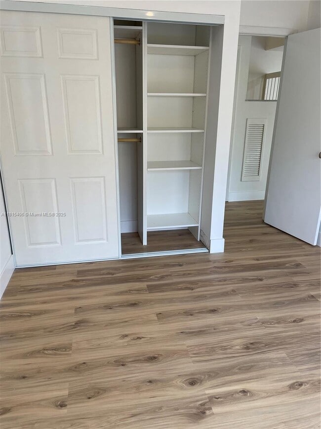 Building Photo - 20903 Leeward Ct