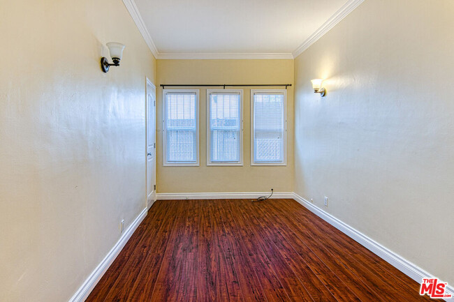 Building Photo - 500 N Harper Ave