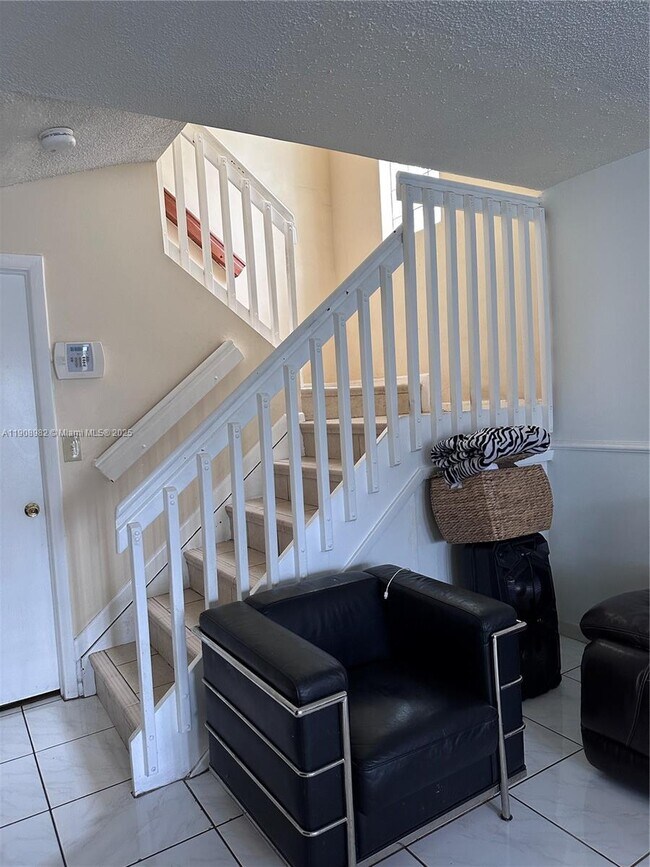 Building Photo - 16215 SW 139th Ct