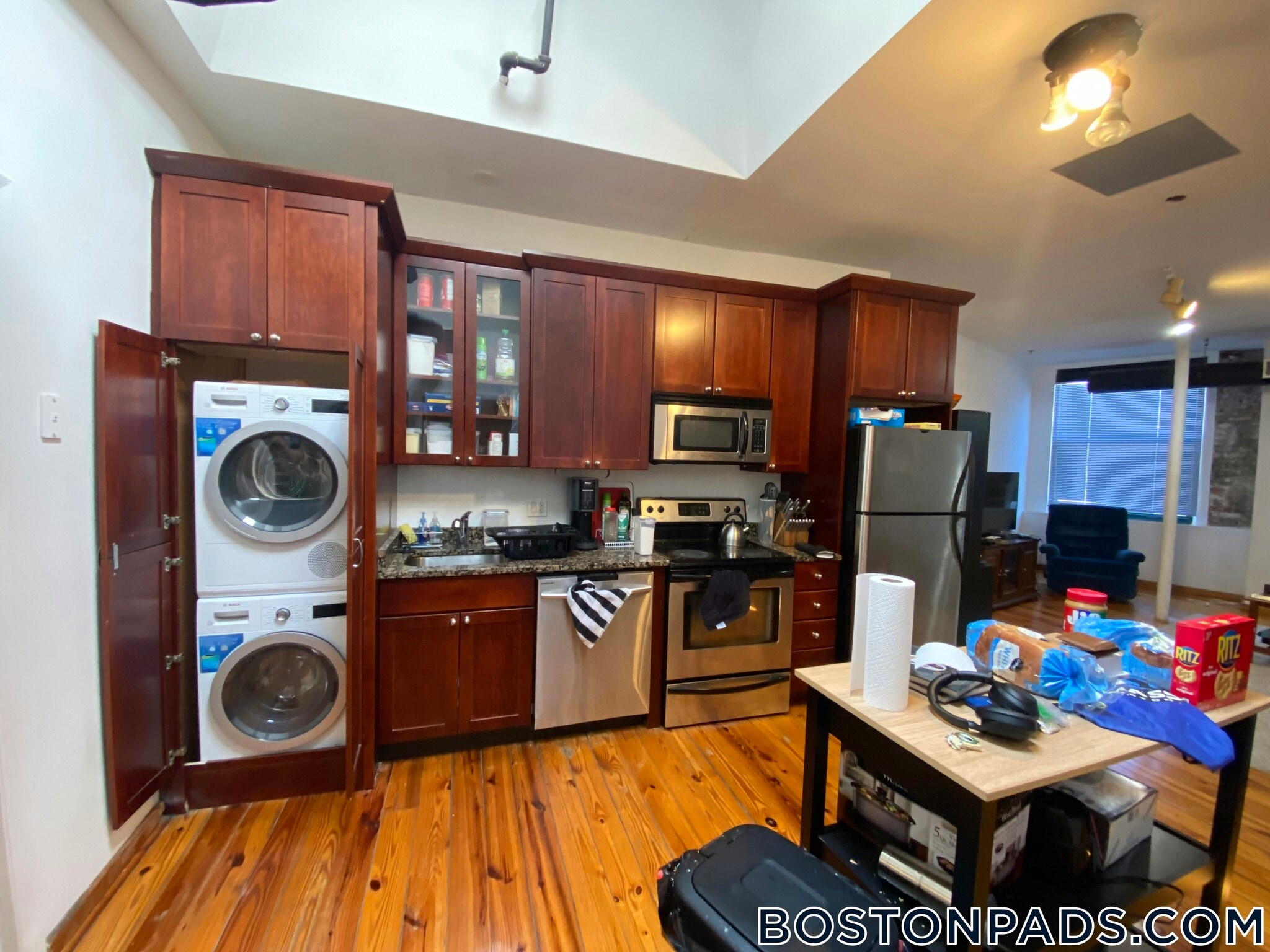 Building Photo - 600 Columbia Rd