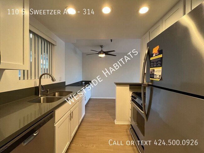 Building Photo - 110 Sweetzer Ave