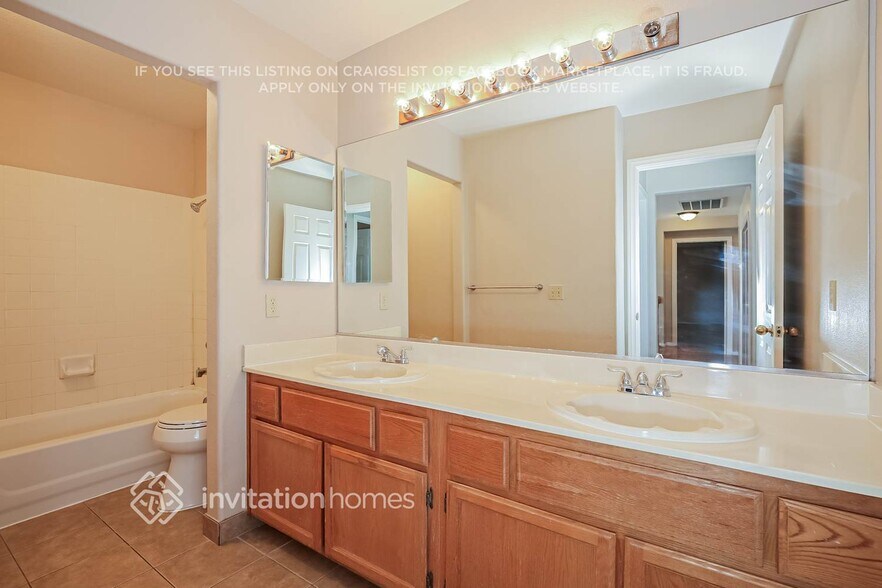 Building Photo - 2121 Harbor Cliff Dr