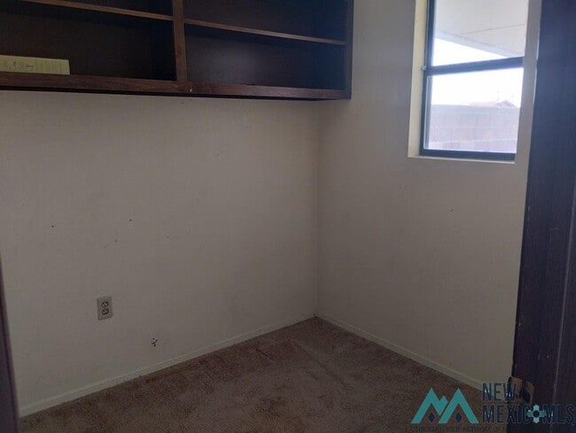 Building Photo - 1012 S Saddler St