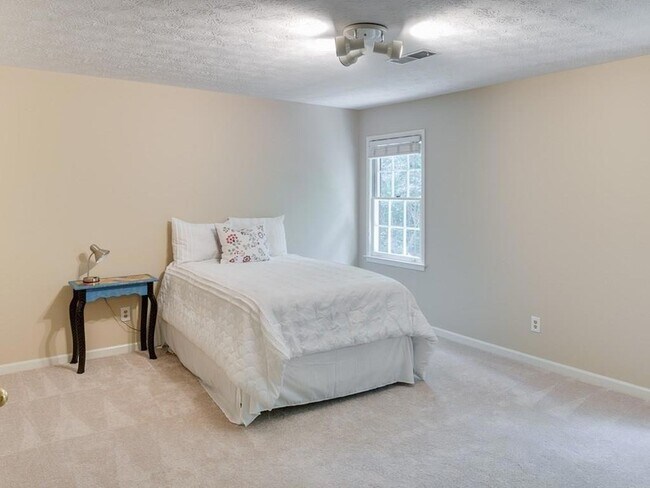 Building Photo - 5216 Willow Point Pkwy