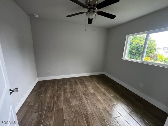 Building Photo - 1106 Cape Coral Pkwy W