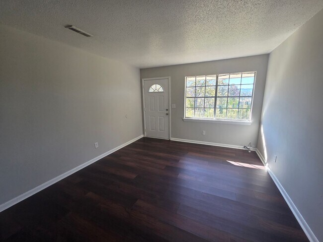 Building Photo - 75 Dolphin Ln