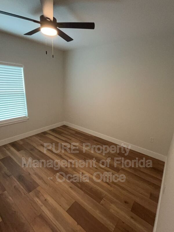 Building Photo - 2635 NE 37th Place Rd
