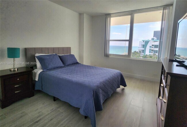 Building Photo - 3505 S Ocean Dr