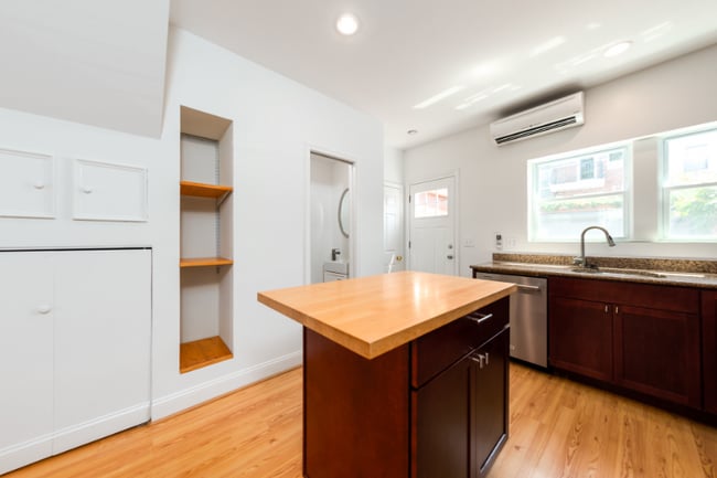 Building Photo - 1139 3rd St NE