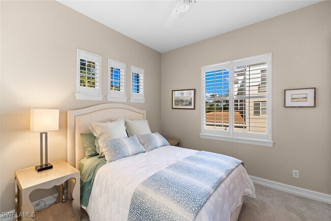 Building Photo - 2864 Tiburon Blvd E