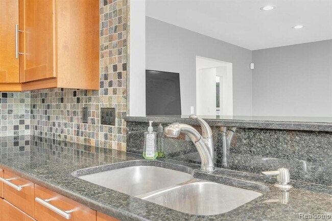 Building Photo - 36939 Heatherton Dr