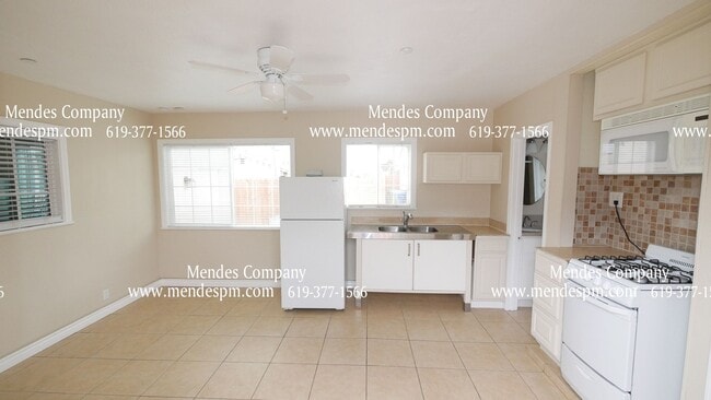 Building Photo - 1735 E 10th St